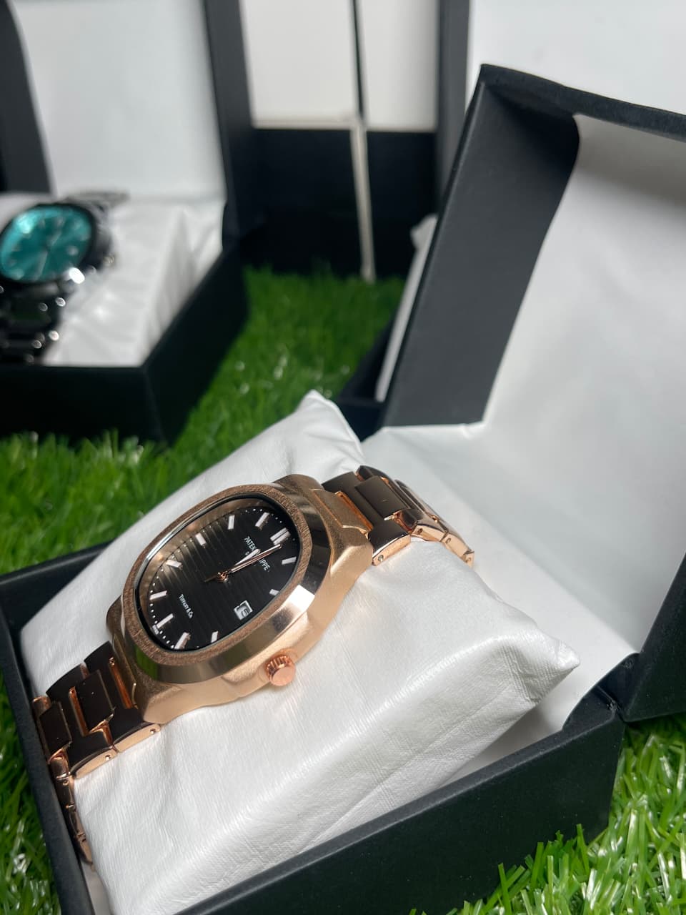 Patek Philippe Black-On-Gold Quartz