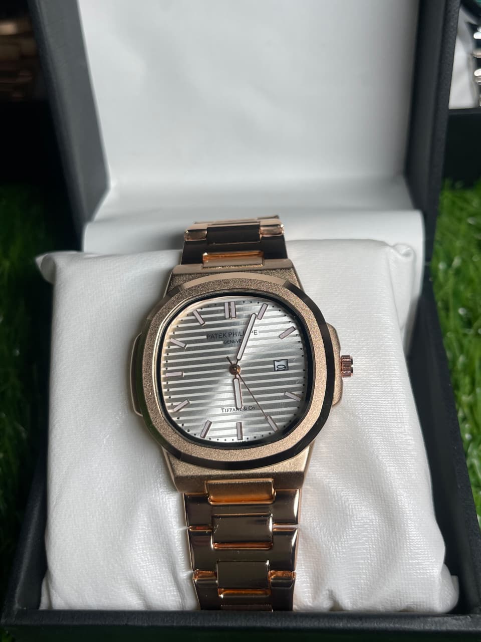 Patek Philippe White-On-Gold Quartz